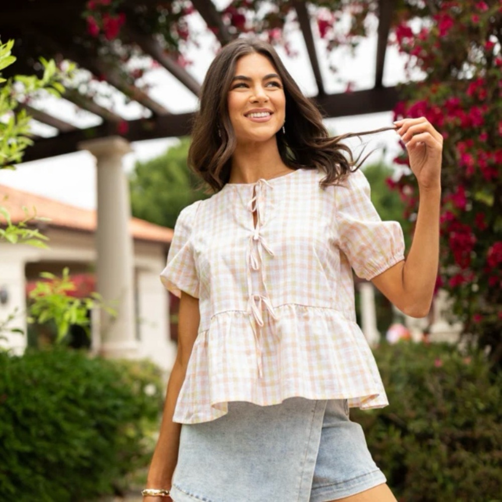 Pink Lily TELL YOUR STORY MULTI GINGHAM SHORT SLEEVE TIE FRONT PEPLUM BLOUSE - L